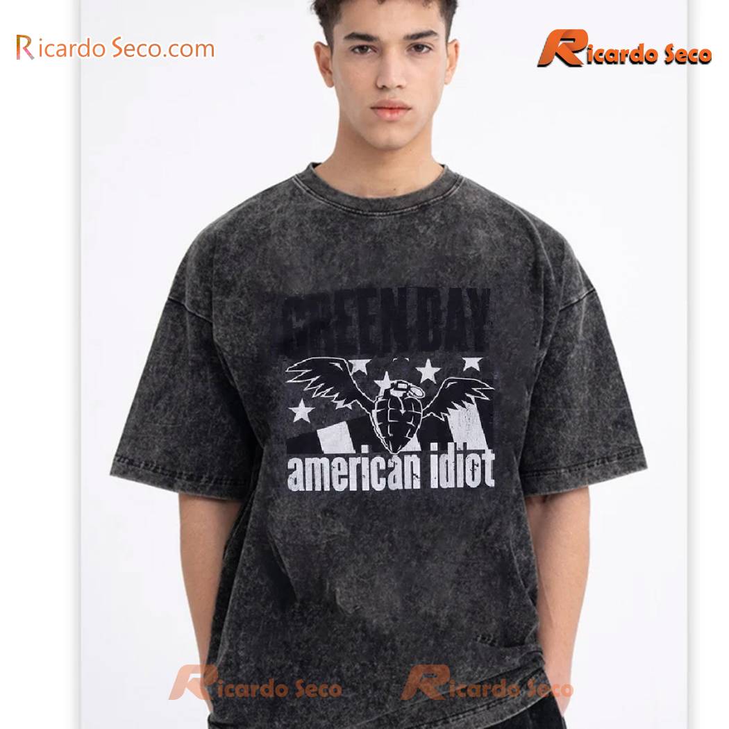 Green Day American Idiot Winged Grenade Boyfriend Fit Girls Washed T-shirt Green Day American Idiot Winged Grenade Boyfriend Fit Girls Washed T-shirt