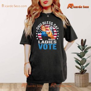 Kamala Harris Childless Cat Ladies Vote Funny Vintage Graphic Tee, V-neck Ladies a