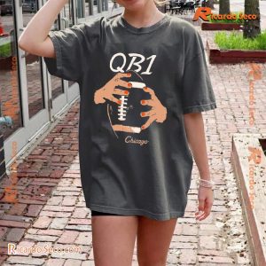 QB1 Chicago Bears Football Hands Vintage Unisex Shirt, Men Classic Shirt, Hoodie