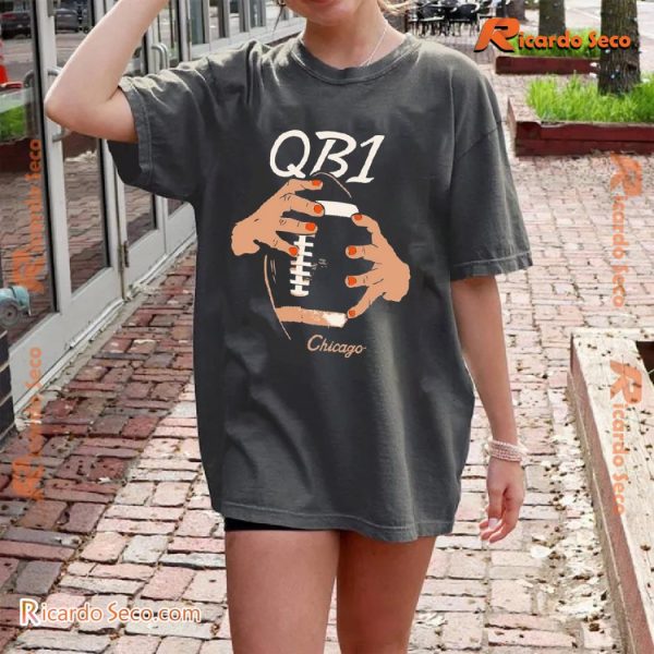 QB1 Chicago Bears Football Hands Vintage Unisex Shirt, Men Classic Shirt, Hoodie