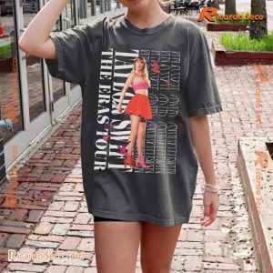 Taylor Swift The Eras Tour 1989 (Taylor's Version) Live Photo 2023 - 2024 Graphic Unisex T-shirt, Classic Men Shirt b