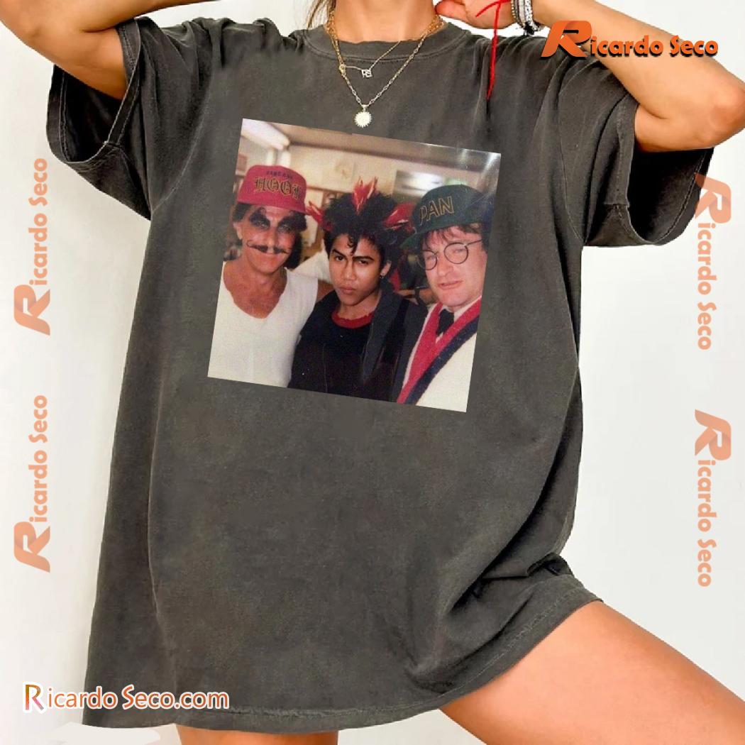 Hook (1991) Behind The Scenes Robin Williams, Dustin Hoffman Graphic Unisex T-shirt, Classic Men Shirt b Hook (1991) Behind The Scenes Robin Williams, Dustin Hoffman Graphic Unisex T-shirt, Classic Men Shirt b