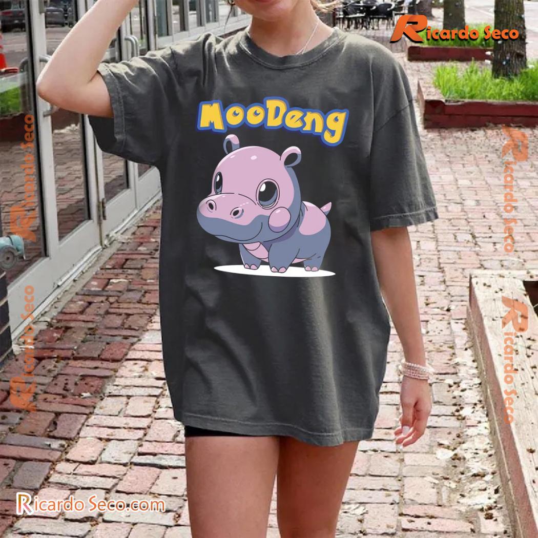 Moo Deng Moomon Chibi T-shirt, Gift For Fan, Classic Men Shirt. V-neck Ladies c Moo Deng Moomon Chibi T-shirt, Gift For Fan, Classic Men Shirt. V-neck Ladies c
