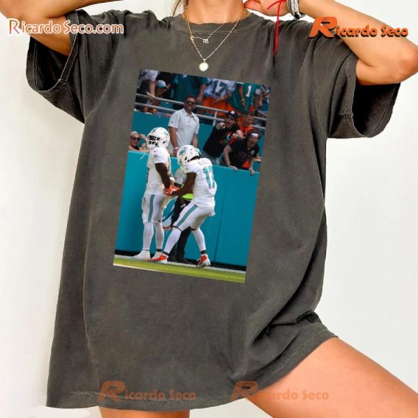 NFL Miami Dolphins Tyreek Hill's Td Celebration Handcuffed After Traffic Stop Outside Stadium Graphic Unisex T-shirt, Classic Men Shirt