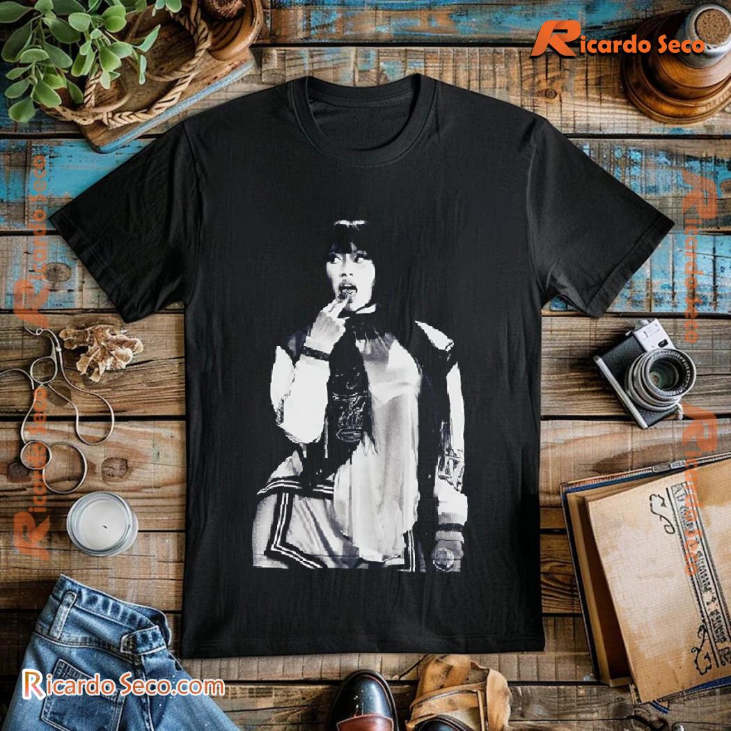 Nicki Minaj Sold Out Minaj Graphic Unisex T-shirt, Classic Men Shirt a Nicki Minaj Sold Out Minaj Graphic Unisex T-shirt, Classic Men Shirt a