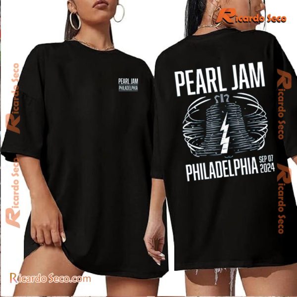 Pearl Jam Dark Matter World Tour At Event Tee Wells Fargo Center Philadelphia 2024 Graphic Unisex T-shirt, Classic Men Shirt