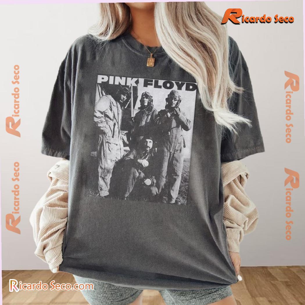 Pink Floyd Aviator Group Photo Graphic Unisex T-shirt, Classic Men Shirt a Pink Floyd Aviator Group Photo Graphic Unisex T-shirt, Classic Men Shirt a