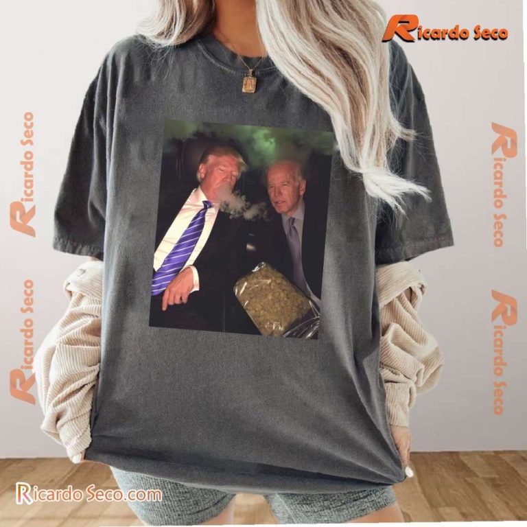 Donald Trump And Biden Are In The Car Graphic Unisex T-shirt-a 7EQF6gm