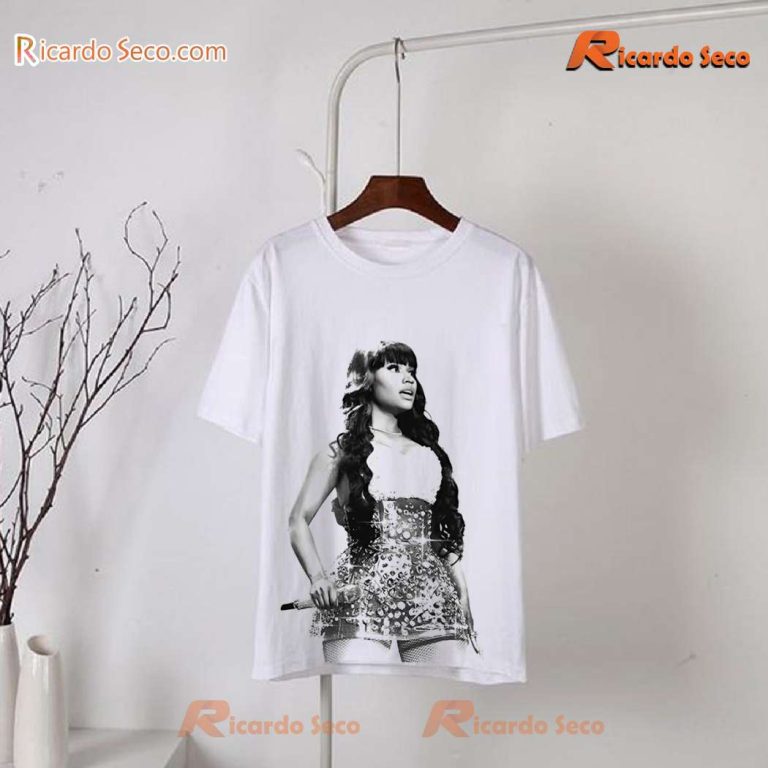 Nicki Minaj Pink Friday 2 Tour New Merch Black And White Photo Classic Men Shirt vzb4YN9