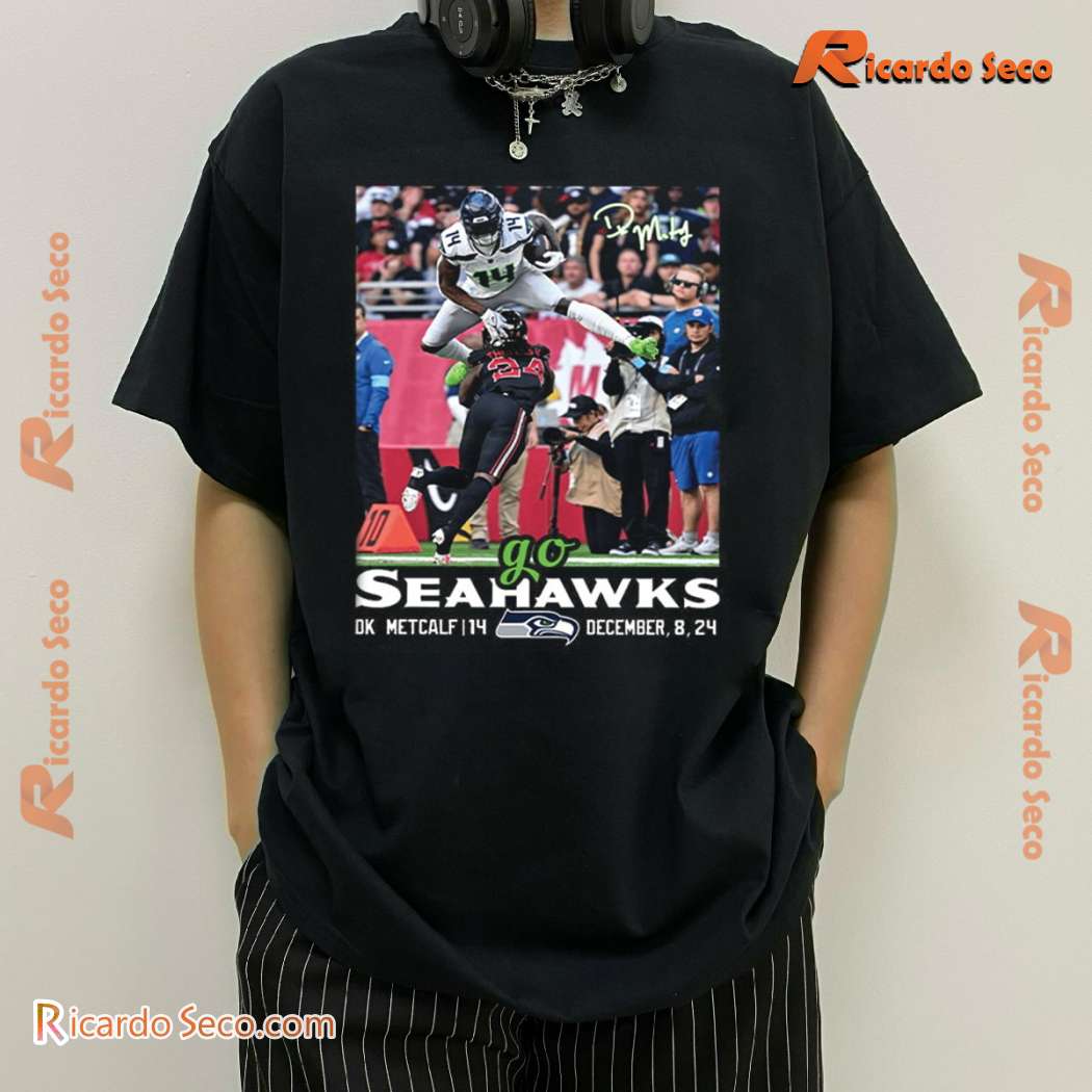 Dk Metcalf Jumps Over Starling Thomas V Go Seahawks Unisex T-shirt-a gxBXQcu