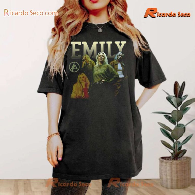 Emily Armstrong Photos Graphic Unisex T-shirt 5rZtUAN