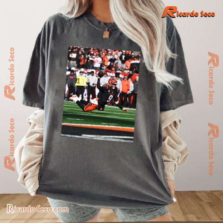 Joe Burrow Bengals Keep Playoff Hopes Alive With 24-6 Win Over Browns Classic Men Shirt-b soOhUrI