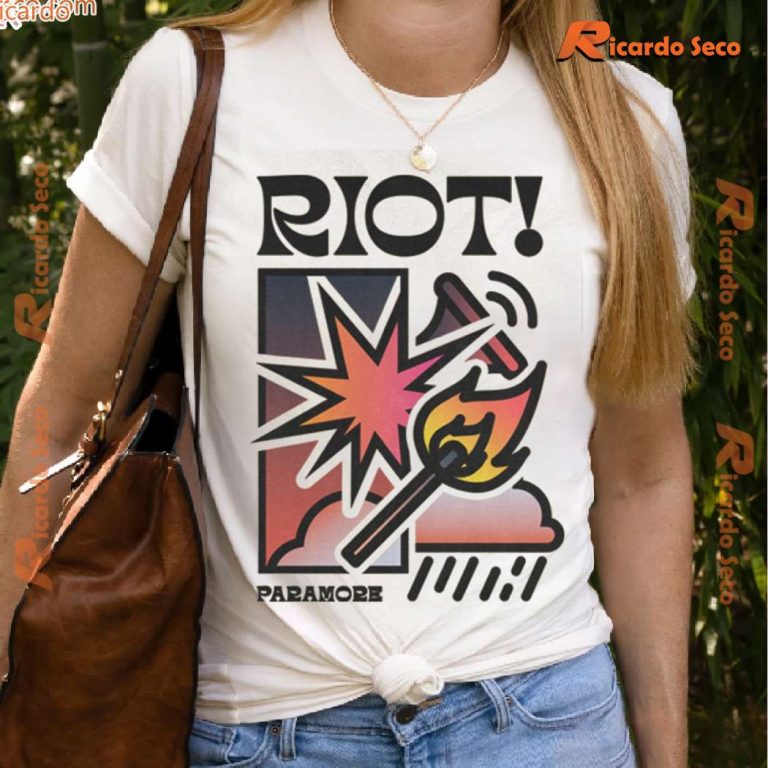 Paramore Riot Album Celebrating 25 Years Of Fueled By Ramen Classic Men Shirt-a AZuDiUX