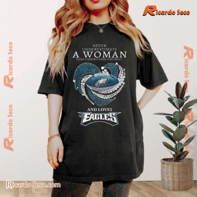 Philadelphia Eagles A Woman Who Understands Football And Loves Classic Men Shirt g7mnCE2