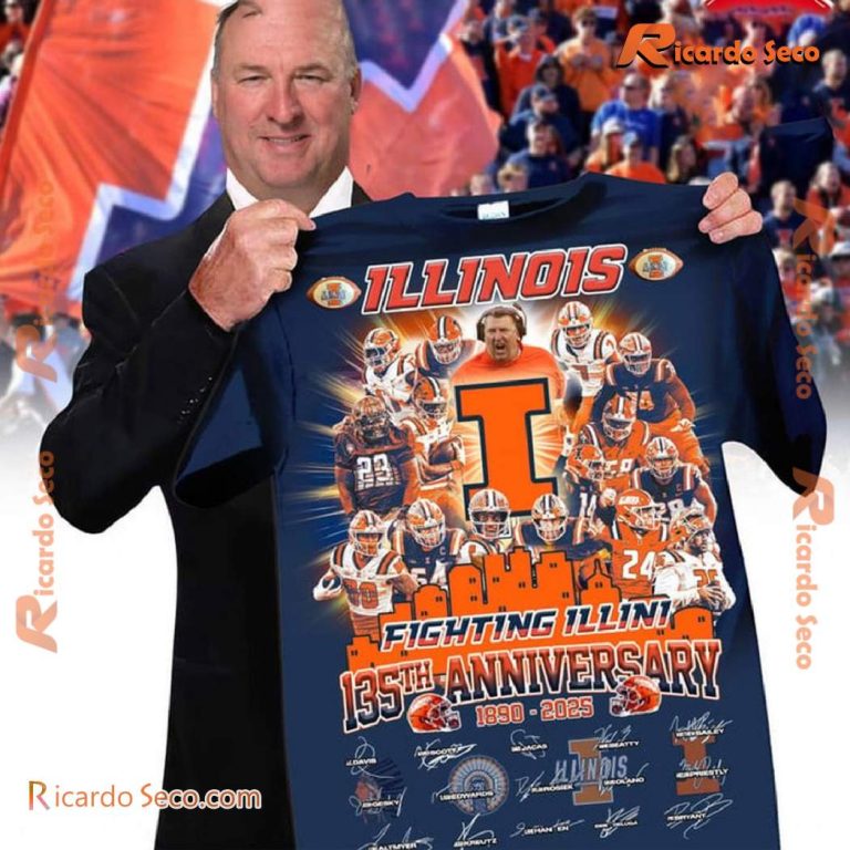 Illinois Fighting Illini 135th Anniversary 1890-2025 Football History Signatured T-shirt 6dCQFuL