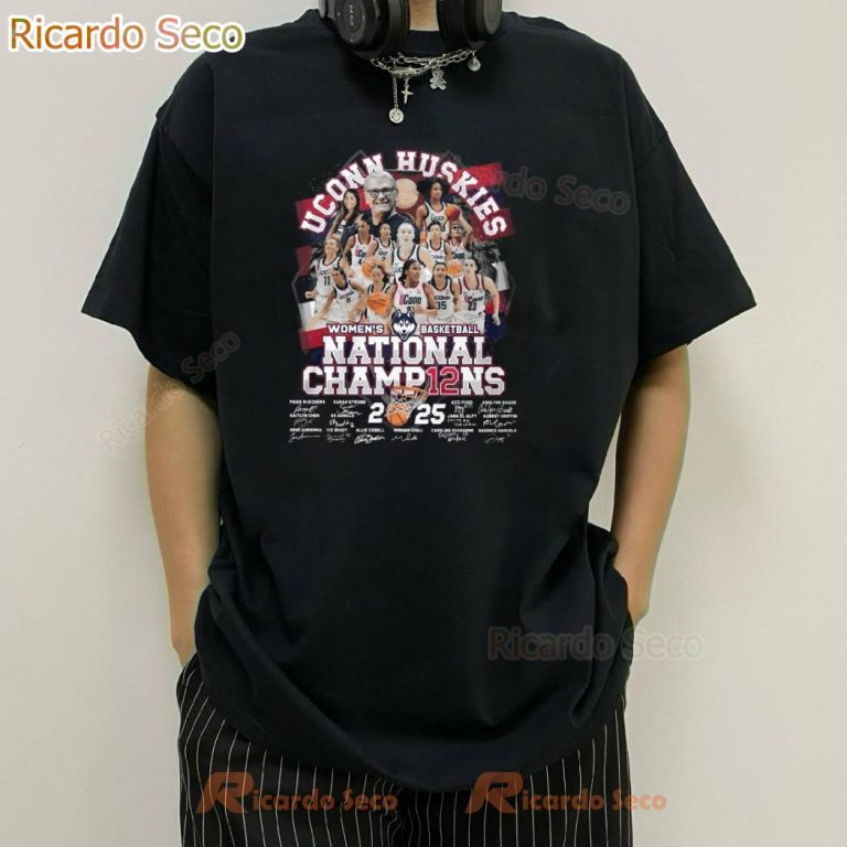 UConn Huskies 2025 NCAA Womens Basketball Champions 12x Signatures T-shirt-a aYTn9rB