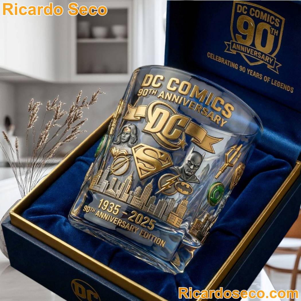 DC Comics 1935-2025 90th Anniversary Edition Whiskey Glass OjsSB7m